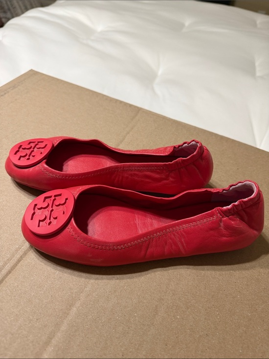 Tory Burch Shoes - Tory Burch Women’s Red Leather Ballet Flats with Logo Medallion size 5.5